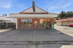 222 W B St, Rainier, OR 97048 - Photo 1