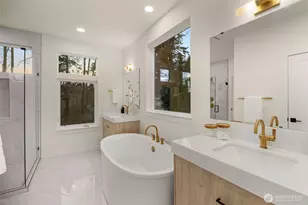 8403 NE 137th St, Kirkland, WA 98034 - Photo 22