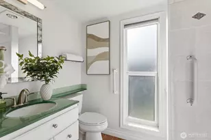 9320 NE Juanita Dr, Kirkland, WA 98034 - Photo 12