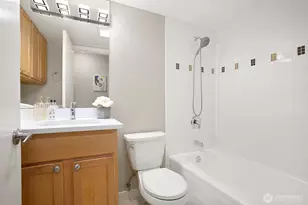 1601 Taylor Ave N, Seattle, WA 98109 - Photo 18