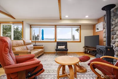 2745 Evening Glory Court, Clinton, WA 98236 - Photo 8