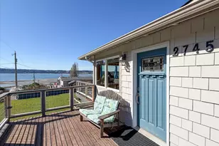 2745 Evening Glory Ct, Clinton, WA 98236 - Photo 1