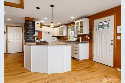 2745 Evening Glory Court, Clinton, WA 98236 - Photo 4