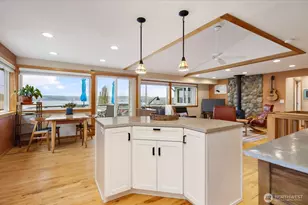 2745 Evening Glory Ct, Clinton, WA 98236 - Photo 6