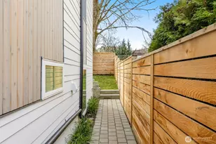 1627 B 21st Ave, Seattle, WA 98122 - Photo 4