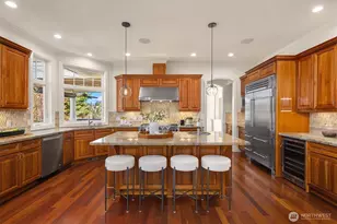 9750 SE 5th St, Bellevue, WA 98004 - Photo 14