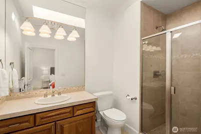 9750 SE 5th Street, Bellevue, WA 98004 - Photo 30