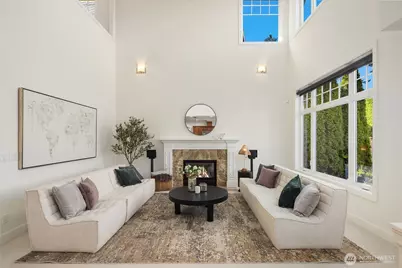 9750 SE 5th Street, Bellevue, WA 98004 - Photo 18