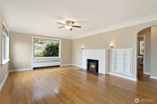 214 J St NE, Auburn, WA 98002 - Photo 4