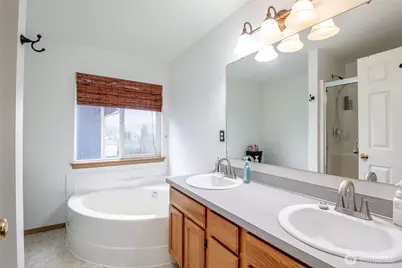 11008 184th Avenue, Bonney Lake, WA 98391 - Photo 16