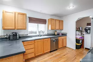 11008 184th Ave, Bonney Lake, WA 98391 - Photo 8