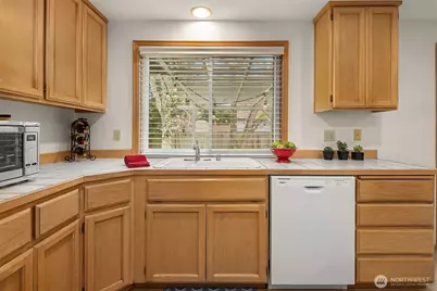 2122 221st Place NE, Sammamish, WA 98074 - Photo 10