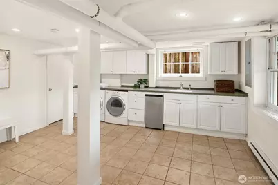 5260 18th Avenue NE, Seattle, WA 98105 - Photo 30