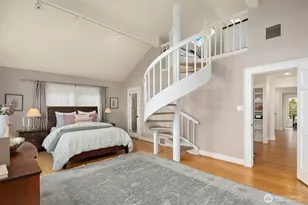 364 Highland Dr, Seattle, WA 98109 - Photo 20