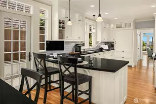 364 Highland Dr, Seattle, WA 98109 - Photo 12