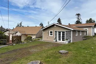818 Serene View Rd, Camano Island, WA 98282 - Photo 4
