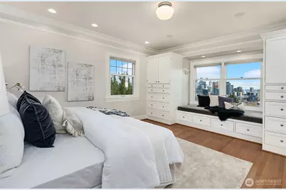 360 Highland Drive, Seattle, WA 98109 - Photo 16