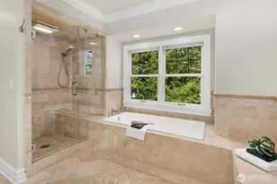 360 Highland Dr, Seattle, WA 98109 - Photo 20