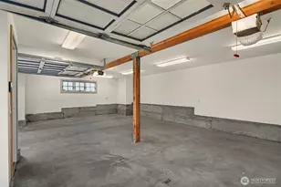 360 Highland Dr, Seattle, WA 98109 - Photo 36