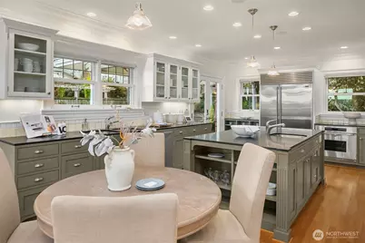 360 Highland Drive, Seattle, WA 98109 - Photo 4