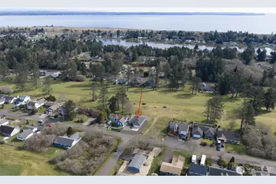 300 Octopus Avenue NE, Ocean Shores, WA 98569 - Photo 4