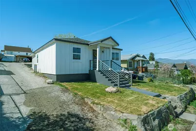 918 Cashmere Street, Wenatchee, WA 98801 - Photo 2