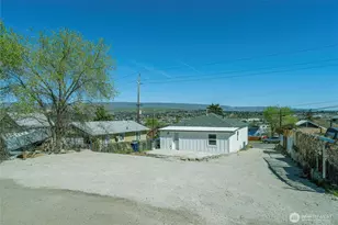 918 Cashmere St, Wenatchee, WA 98801 - Photo 6