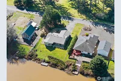 160 Dolphin Avenue NE, Ocean Shores, WA 98569 - Photo 6