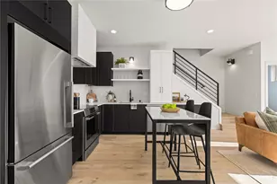 2562 30th Ave W, Seattle, WA 98199 - Photo 4