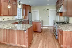 7929 Seward Park Ave S, Seattle, WA 98118 - Photo 10