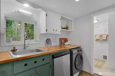 2562 Lake Whatcom Boulevard, Bellingham, WA 98229 - Photo 18