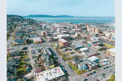 319 E Holly Street, Bellingham, WA 98225 - Photo 2