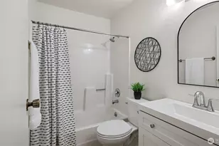 421 Wells Ave S, Renton, WA 98057 - Photo 16