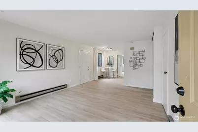 421 Wells Avenue S, Renton, WA 98057 - Photo 4