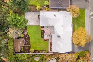 10124 241st Pl SW, Edmonds, WA 98020 - Photo 32