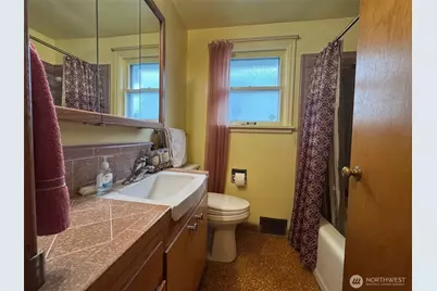 4942 Beacon Ave, Seattle, WA 98108 - Photo 12