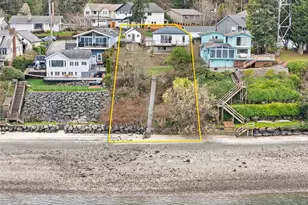 1682 NE Grandview Blvd, Keyport, WA 98345 - Photo 2