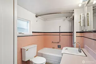 1682 NE Grandview Blvd, Keyport, WA 98345 - Photo 6