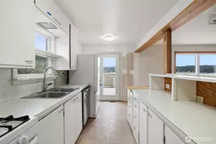 1682 NE Grandview Blvd, Keyport, WA 98345 - Photo 16