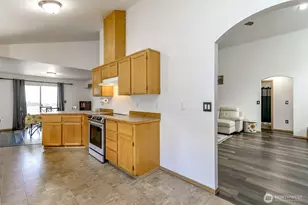 774 Carriage Ct Dr W, Eatonville, WA 98328 - Photo 12