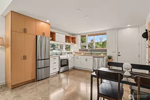 11725 Meridian Ave N, Seattle, WA 98133 - Photo 8
