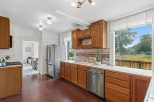 1901 Hoyt Ave, Everett, WA 98201 - Photo 8