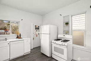 4135 36th Ave SW, Seattle, WA 98126 - Photo 10