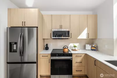 520 N 102nd Street, Seattle, WA 98133 - Photo 8