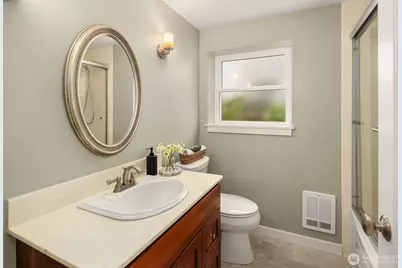 5218 Ivanhoe Place NE, Seattle, WA 98105 - Photo 32