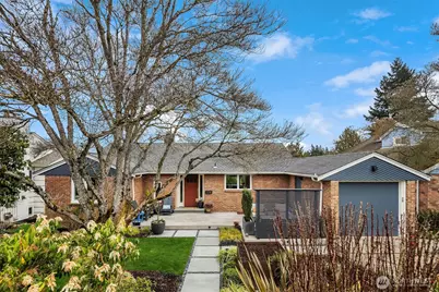 5218 Ivanhoe Place NE, Seattle, WA 98105 - Photo 1
