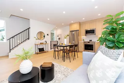 1530 25th Ave #B, Seattle, WA 98122 - Photo 2