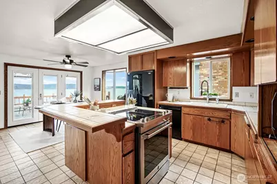 6819 Cliff Avenue SW, Longbranch, WA 98351 - Photo 12