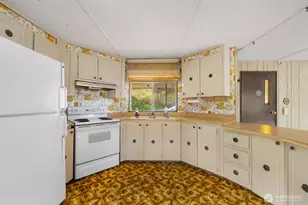 4449 Beach Dr E, Port Orchard, WA 98366 - Photo 8