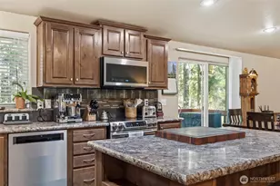 371 Sunset Dr, Oak Harbor, WA 98277 - Photo 10